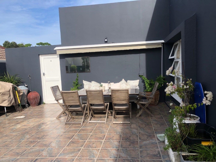4 Bedroom Property for Sale in Westcliff Western Cape